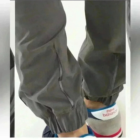 Lululemon Track To Reality Pant
Soot Light / Black / Slalom Stripe Angel Wing - Picture 6 of 16